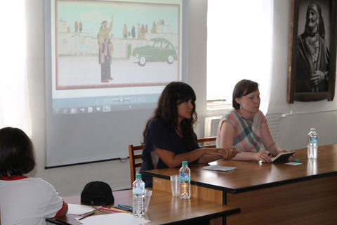Наниба Чакон в своей лекции продемонстрировала живописные работы своих коллег-соотечественников